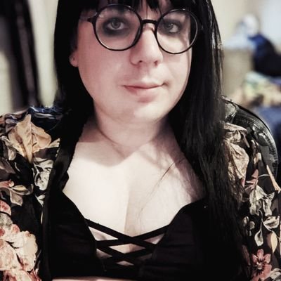 phosphor_ho's profile picture. fat goth trans girl with a hot ass

give me money for my ass on venmo: @PhosphorGlow

NSFW
