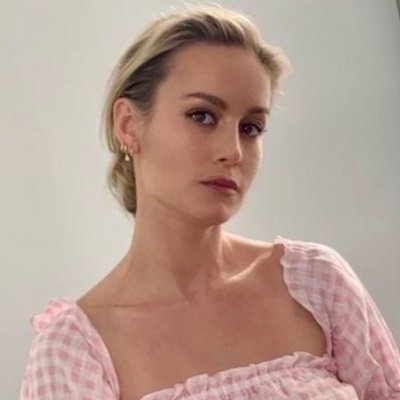 follow for brie larson pics @brieposts and turn on notifs!! thank you