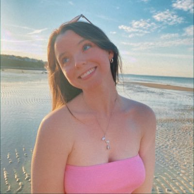 abbeconnelly_'s profile picture. 