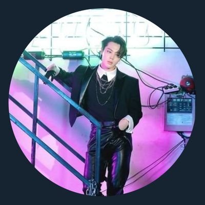 kharrlaa's profile picture. Manifesting more winsssss