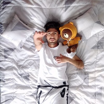 joseph_chinis's profile picture. Soy de pocas palabras, me encanta la fotografía, los video juegos y los tatuajes.