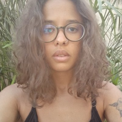 Não me siga, eu também estou perdida.
Mestra em Multimeios (Cinema). Feminista em tudo.
Spoiller: Contém drama.