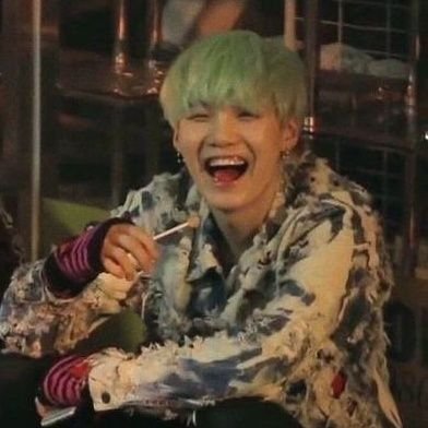 charloottie's profile picture. Takipçim azsa bunda benim suçum ne?                    Charlotte ama Şarlote diye okunanından 😌