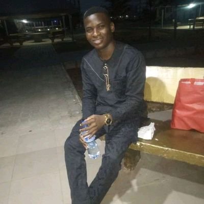 Am very friendly person and am claim and real, I hate fake Life..