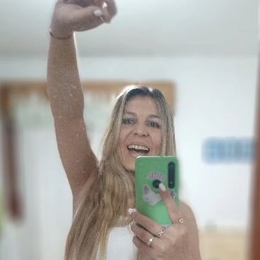 simplemente ser, más que aparentar!!

VIVE💫
.
Mamá de #Maia y #Rodrigo 💜
.
Amo a mi familia!!! ❤️