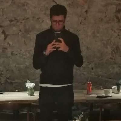 CharlyNoSeQue's profile picture. Sometimes you meet people for a reason and sometimes you meet 'em for a season. | Un cliché del ser humano. | Buscando un amigo para el fin del mundo.