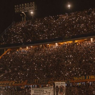 De boca como cualquier persona importante que se te ocurra.