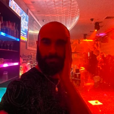 danielt_ob's profile picture. poet sometimes critic always woo hoo | words @el_diagram @lambdaliterary @hotpinkmag | executive director @indiepubs | free palestine 🇵🇸