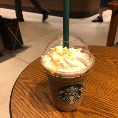 HrrluIu's profile picture. のんびり古着販売してます。気軽に絡んでくれたら嬉しいです😆  本業＋α