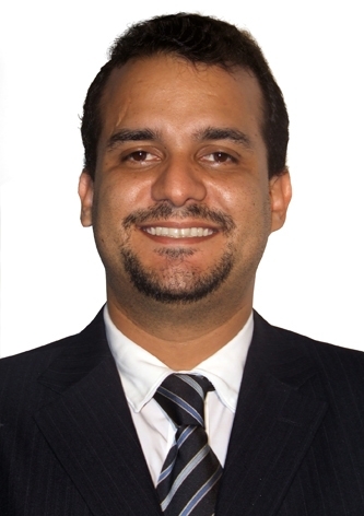 Advogado, Professor de Direito e Pai de Ivana.