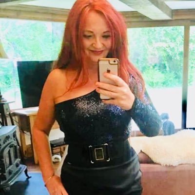 louisehamill1's profile picture. I like dogs and chickens.  I’m an earthling.