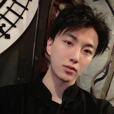 只是来凑热闹