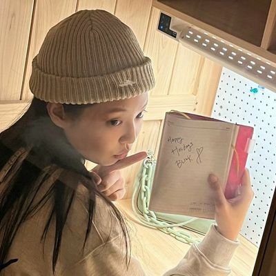 jenrlvr's profile picture. 