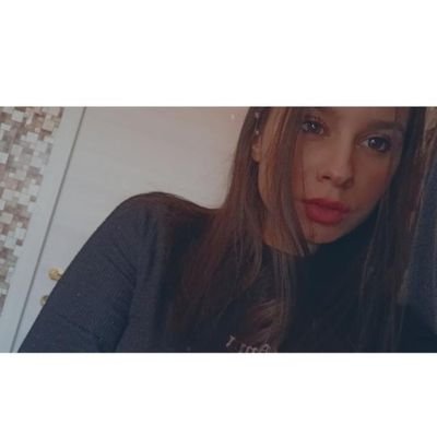 sandrashug's profile picture. 