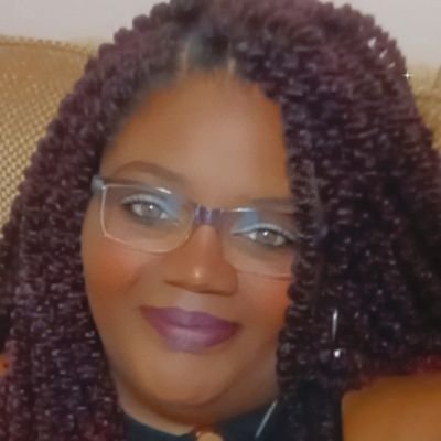 I am a Blessed, Loving, TrustWorthy Woman who 💜💜 her family. I have 3 adult children & 9 unique grands. I 💜 to cook, sing, & write poetry.