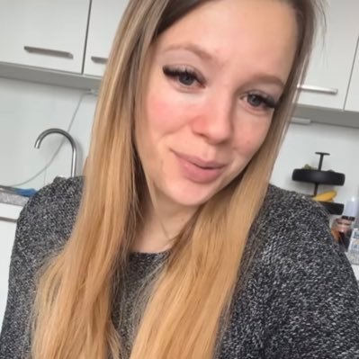 Elizabe48694280's profile picture. I just wanna be happy 😃 ❤️