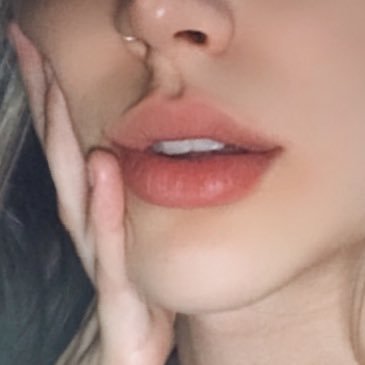 dommequeen22's profile picture. Atributos iniciais é o mínimo! • Domfin• Domme •35 👠 •23y 👸🏼#moneyslave #domfin #fetichista #rainha #dominatrix