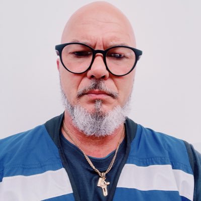 _594566943708's profile picture. Sobrevivente de várias tempestades.