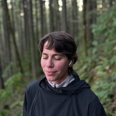 _micarusso's profile picture. 🌱