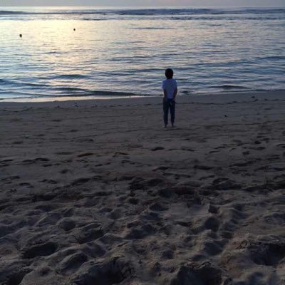 zihuang68514554's profile picture. 你说的话 已开始蒸发 你造的梦 已开始崩塌