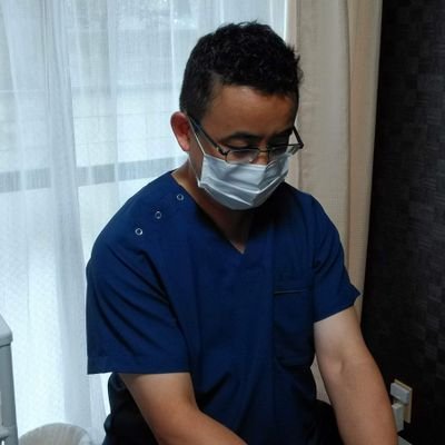 埼玉県北朝霞で鍼灸あん摩マッサージ院を開業している鍼灸あん摩マッサージ師です。深い鍼。ズシンとした得気。
#深い鍼 #鍼灸院 #鍼治療 #朝霞台 #北朝霞 #駅近