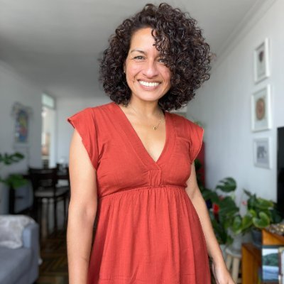 Mama2chancletas's profile picture. Lu. Mamá de Ana y de Ale, psicóloga, RRHH y #winelover, repostera wannabe, #cafeinómana. Estoy en los 40, me falta el libro, el árbol, pero tengo el blog.