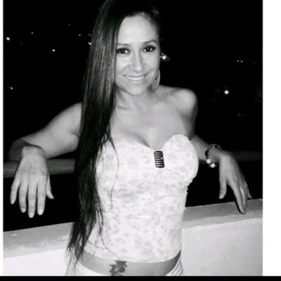 Unica .! felizmente enamorada de mis hombres.. ♡