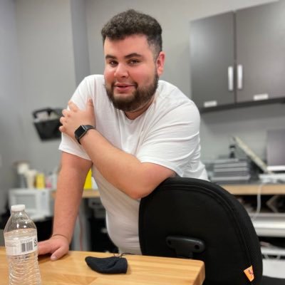 chipy_23's profile picture. $chipythelegend insanely radical. KΣ Alum | E❤️‍🔥💋