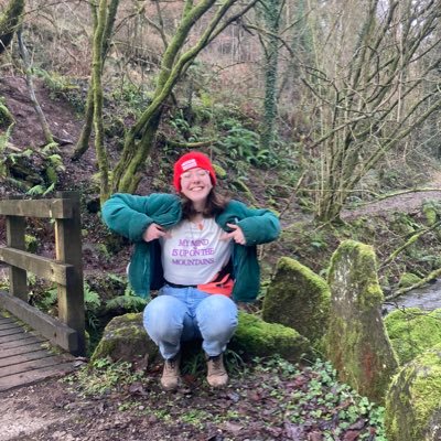 Welsh climate activist and trouble maker @Fridays4Future 🏴󠁧󠁢󠁷󠁬󠁳󠁿🌱 🌍💚Vocal on all things social justice. Nature lover 🐌 Politics student 🌹