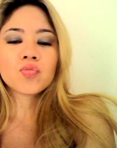 PaulaRabello's profile picture. A minha diferença para o resto do mundo é que a felicidade não é suficiente para mim. Eu exijo euforia!