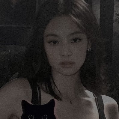 ⋆⠀ 𝐊𝐨𝐧𝐭𝐞𝐧 𝐃𝐞𝐰𝐚𝐬𝐚⠀ ━━━⠀ Dongeng tak berujung, diceritakan oleh keputusasaan—dalam bentuk manusia.