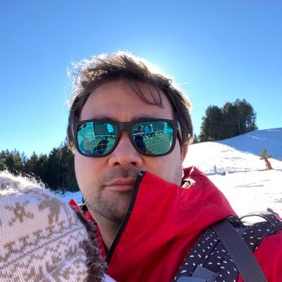 Developer, Product guy. Mentor. Team player, helping people and teams to grow. Passionate Geek, Paddle Surf rider 🏄🏻♂️, Husband and Father 👨👩👧👦