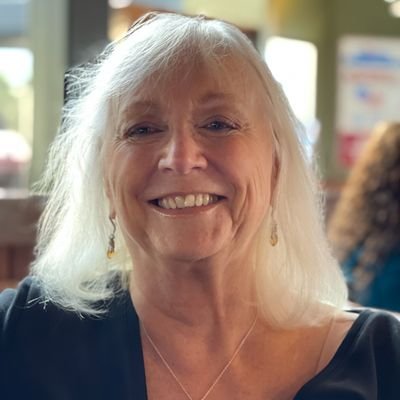 Happily retired & living in Washington state. I love to read, walk & spend time with my kitties. Also love to travel any time I can😊. Married . No DMS!!