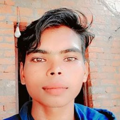 मेरे माता पिता बहूत अच्छे हैं जो हमारी हर एक खुशी पूरी करते हैं रुपयों से नही बल्की प्यार से हमारे माता पिता के पास इतना तो रुपया नही है हम दिल से अमीर हूं