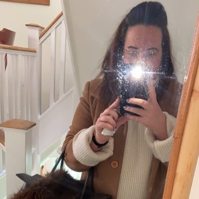 EmJaneD84's profile picture. 🖇📝