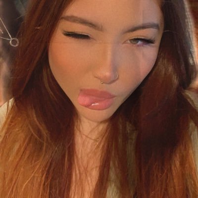 saratchha's profile picture. 