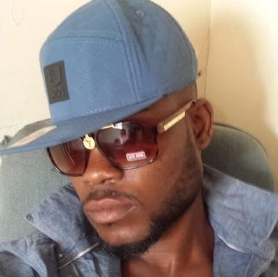 mumbah_ungavah's profile picture. Cool man always peace  ✌