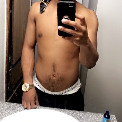 Str8 | 26yo | Single & 👀 🥴😭😮‍💨 | Dallas, Tx | NO BOTTOMS if u DM me u blocked