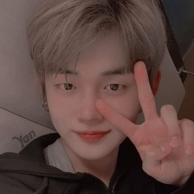 SukaBum72401776's profile picture. last b Moots