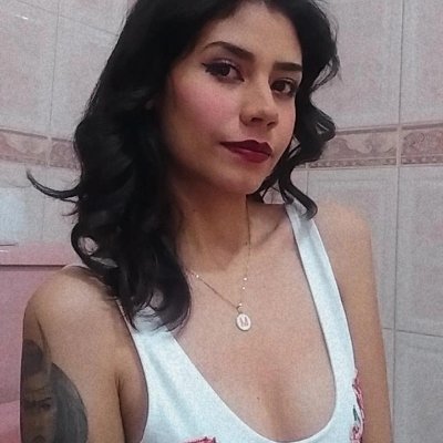 MarcerocksRomo's profile picture. Vocalista en la ducha 🎤🎶 y morrita al pie de la lucha  💜 #Aldemoniolamalditasociedad