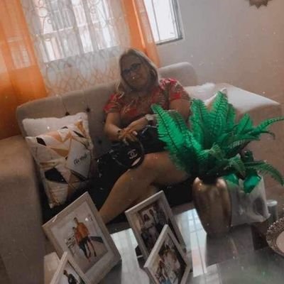 JhohannaGutier2's profile picture. 