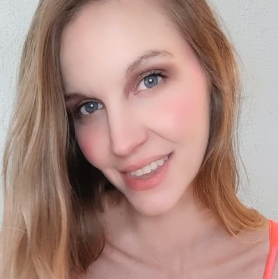 Bubbly, sexy, MILF-next-door
Find me naked on the internet!🧜♀️🏳️🌈