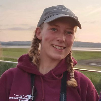 Nature addict 🦊 @bardseyobs AW 2024 | 🐦 A Permit Ringer | Zoology @UniExeCEC | Former @_BTO Training Officer & LTV @WWTSlimbridge @spurnbirdobs 🦆 (She/Her)