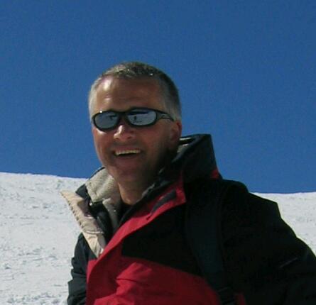 oceanpress's profile picture. married, 3 children, loves football, skiing, eating out and a nice glass of red