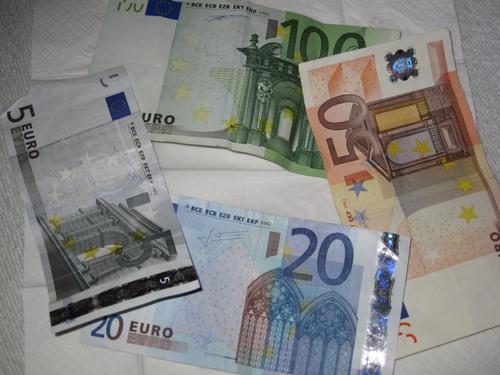 Geld verdienen ohne großen Aufwand. Auf http://t.co/EmfTZwGpbI anmelden und bei Angabe dieses Gutscheincodes 61844Y9C bekommt ihr 2€ Startguthaben.