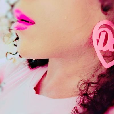 nixie_neon Profile Picture