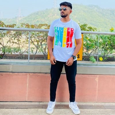 __Mikeey9's profile picture. carpedium!