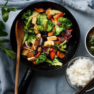 とにかく食べることが大好きです🥘 「おうちご飯」という言葉もすっかり浸透し、普段はなるべく質の良い食事を自宅で摂り、健康的に過ごせることを考えています😄 食材宅配サービスや、食材を美味しく健康的に食べるための調味料、また食に対する情報を発信・共有したいです🙏 気になりましたら是非フォローをお願いします！