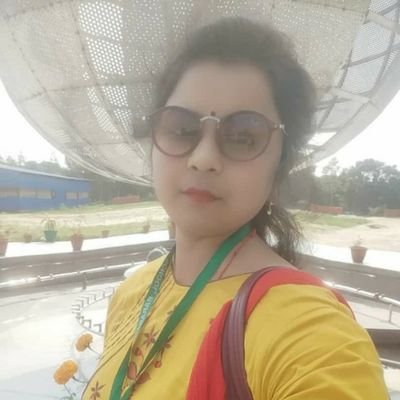 i am Priya Singh from uttar Pradesh,I am social media influencers