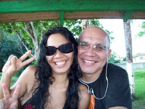 É o q há de mais muderno no ramo do amor...hahahaha, q sigam-nos os melhores...